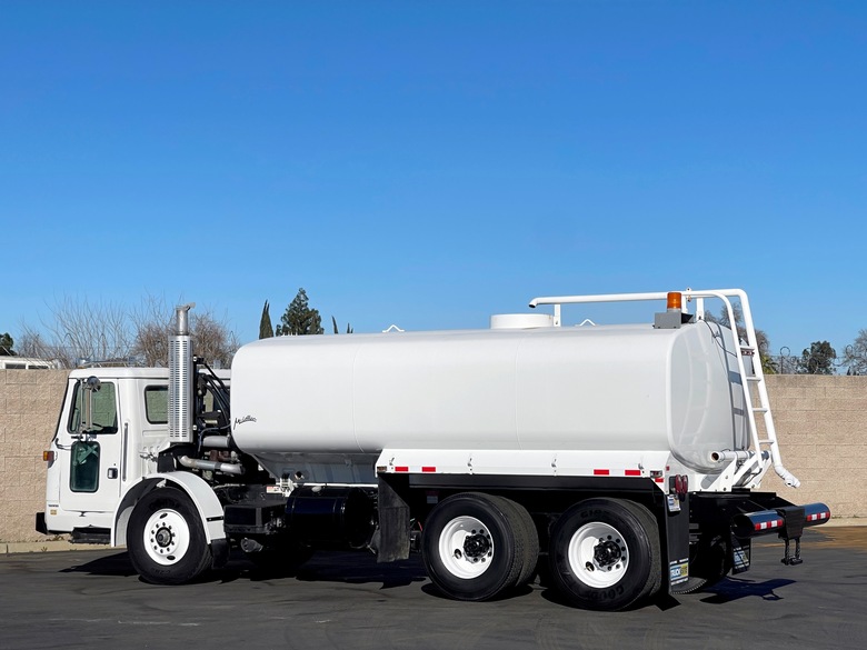 2002 Volvo WXLL McLellan 4,000 Gallon Water Truck