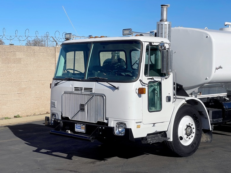 2002 Volvo WXLL McLellan 4,000 Gallon Water Truck