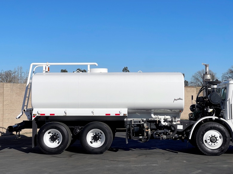 2002 Volvo WXLL McLellan 4,000 Gallon Water Truck