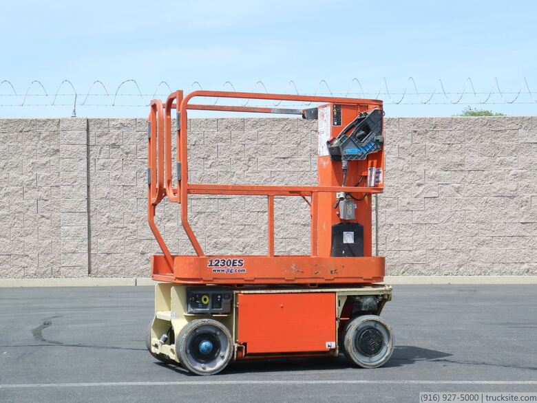 JLG 1230ES Vertical Mast Lift