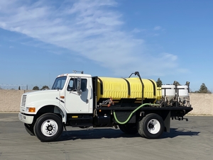 1992 International 4800 4x4 Raven Pesticide Spray Truck