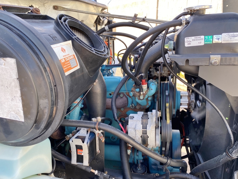1992 International 4800 4x4 Raven Pesticide Spray Truck
