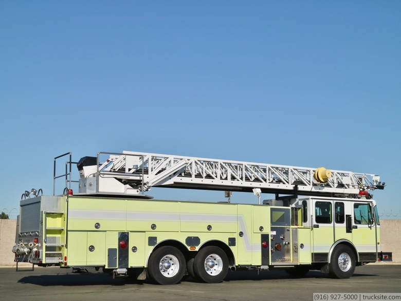 1995 Spartan Gladiator LTI 110' Quint 1750/150 Ladder Truck