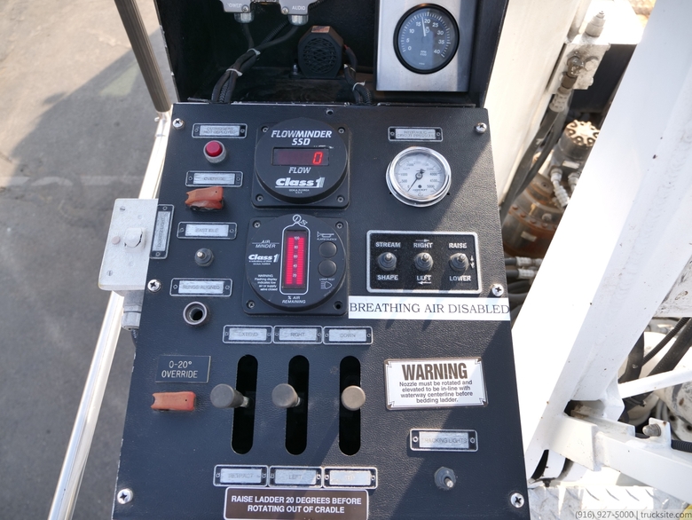 1997 Spartan Gladiator LTI 75' Aerial Ladder Fire Truck