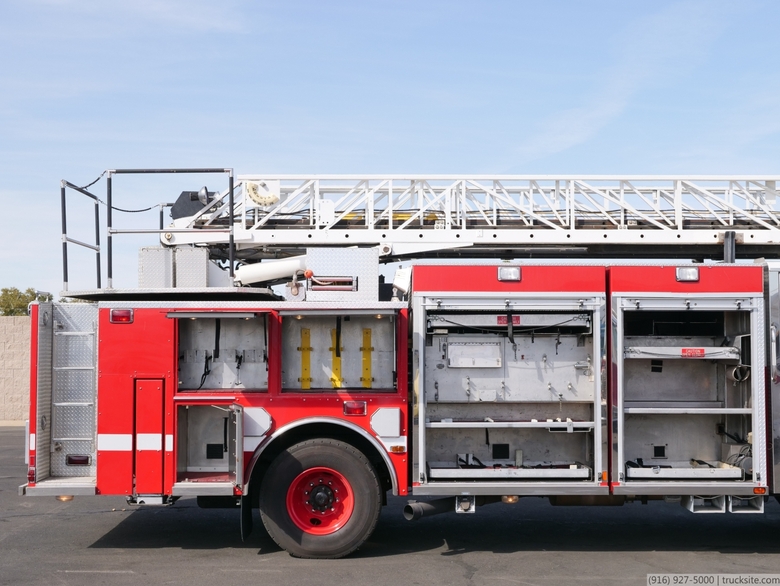 1997 Spartan Gladiator LTI 75' Aerial Ladder Fire Truck
