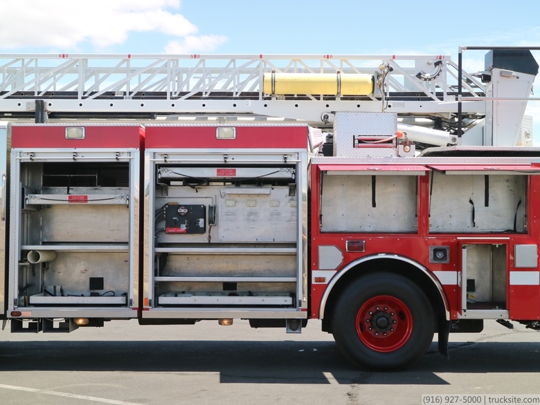 1997 Spartan Gladiator Simon-LTI 75' Aerial Ladder Truck