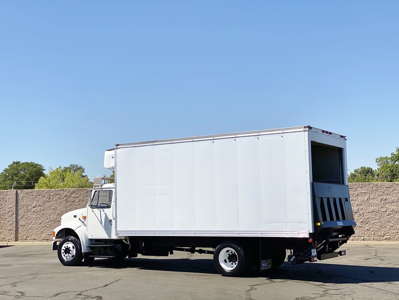 1998 International 4700 18' Reefer Box Truck