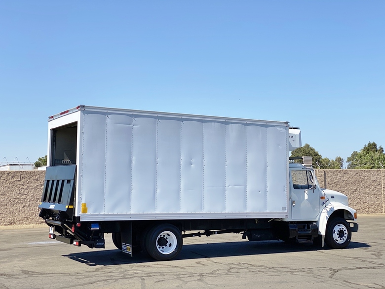 1998 International 4700 18' Reefer Box Truck