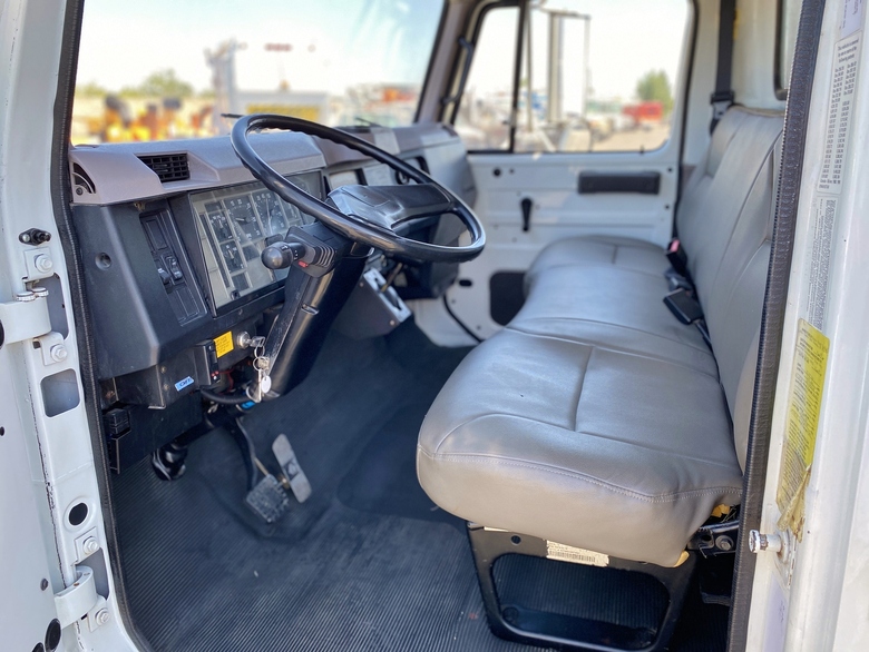 1998 International 4700 18' Reefer Box Truck