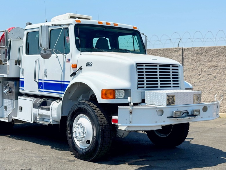 1998 International 4800 4x4 Type 3 500/500/20 Fire Pumper