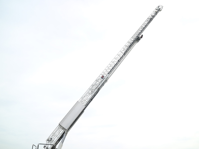 1999 Spartan Gladiator LTI AH-75 Quint Aerial Ladder Truck