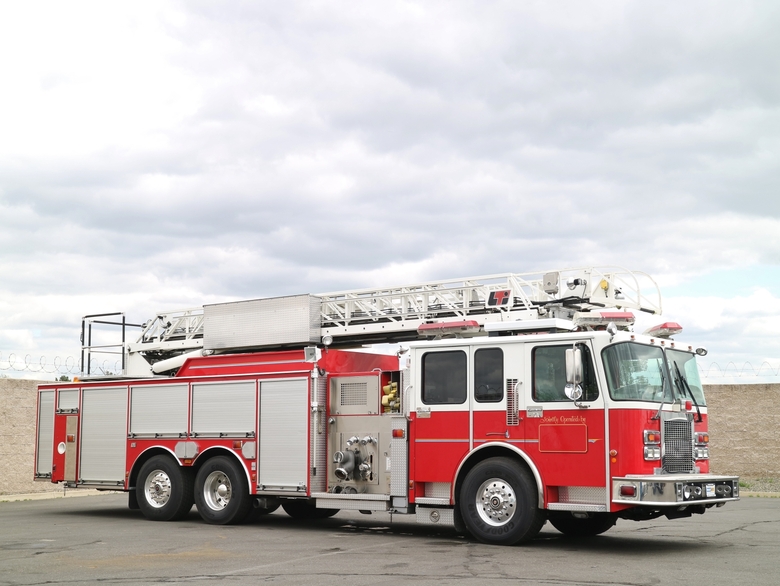 1999 Spartan Gladiator LTI AH-75 Quint Aerial Ladder Truck
