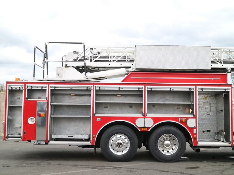 1999 Spartan Gladiator LTI AH-75 Quint Aerial Ladder Truck