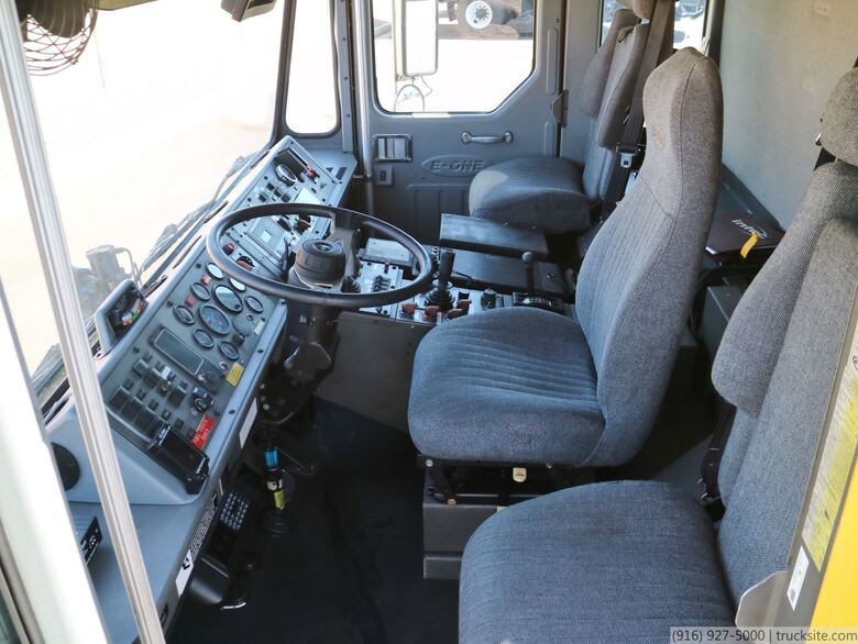 1999 E-One Titan HPR ARFF 1800/3000/400 Aircraft Rescue