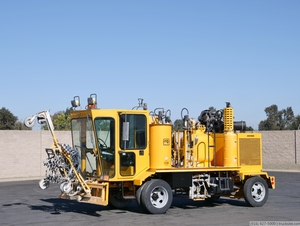2000 M-B 260RS Self Propelled Intermediate Paint Striper