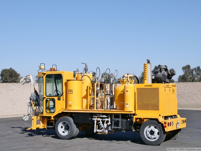 2000 M-B 260RS Self Propelled Intermediate Paint Striper