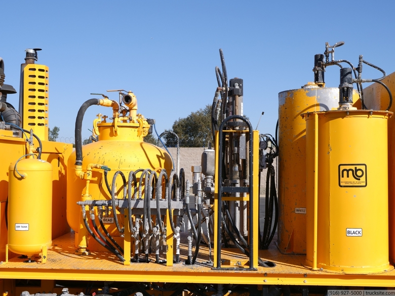 2000 M-B 260RS Self Propelled Intermediate Paint Striper