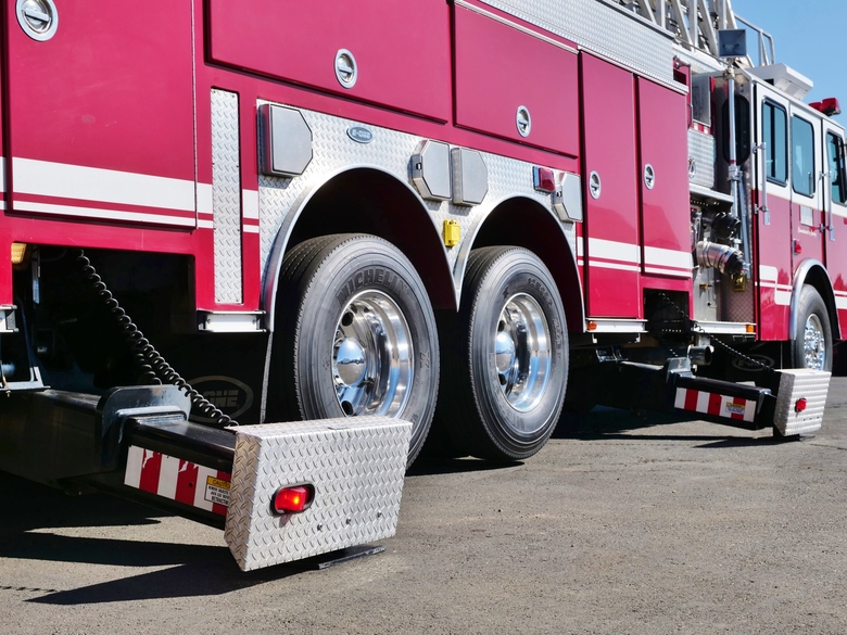 2000 E-One Cyclone HP 100' Quint 2000/500 Truck