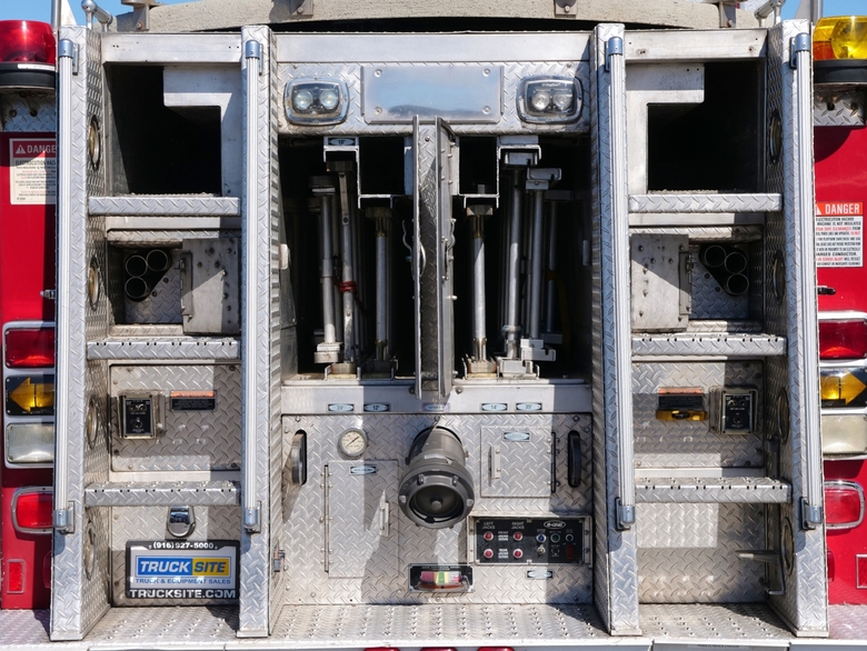 2000 E-One Cyclone HP 100' Quint 2000/500 Truck