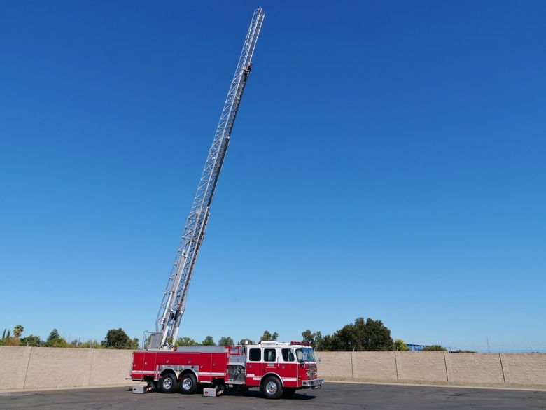 2000 E-One Cyclone HP 100' Quint 2000/500 Truck