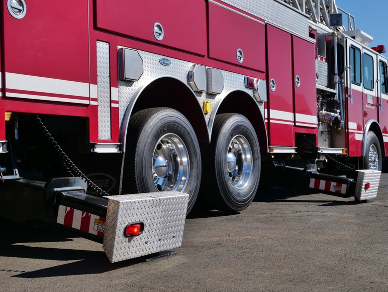 2000 E-One Cyclone HP 100' Quint 2000/500 Truck
