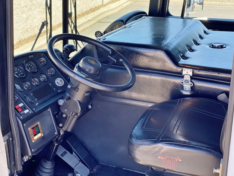 2000 HME 1871 Series Crew Cab & Chassis