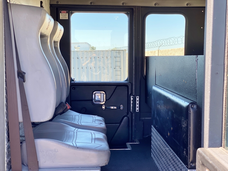 2000 HME 1871 Series Crew Cab & Chassis