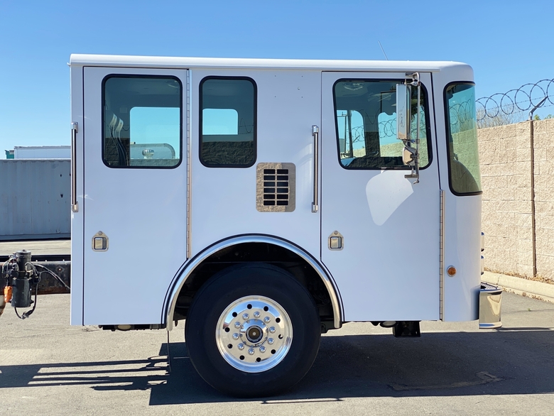 2000 HME 1871 Series Crew Cab & Chassis