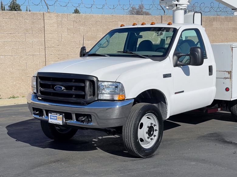2000 Ford F450 Altec AT200AV Two-Stage Telescopic Bucket Truck
