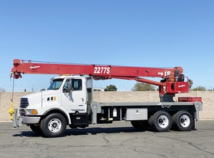 2001 Sterling L9500 Manitowoc 2277S Crane Truck