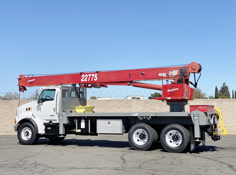 2001 Sterling L9500 Manitowoc 2277S Crane Truck