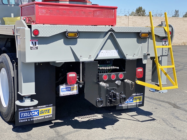2001 Sterling L9500 Manitowoc 2277S Crane Truck
