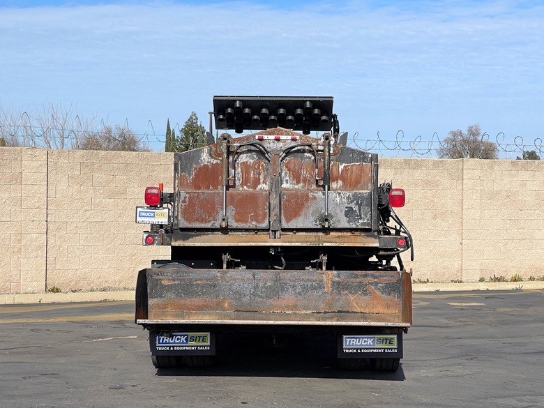 2002 International 4700 PB Loader Asphalt Pothole Patcher