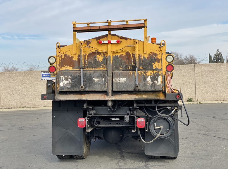2003 International PB Loader B4 Asphalt Patcher Truck