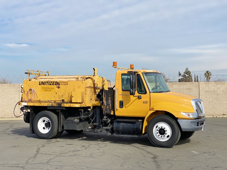 2003 International PB Loader B4 Asphalt Patcher Truck