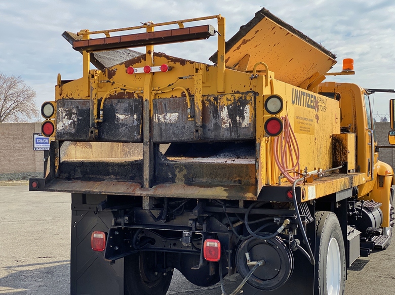 2003 International PB Loader B4 Asphalt Patcher Truck