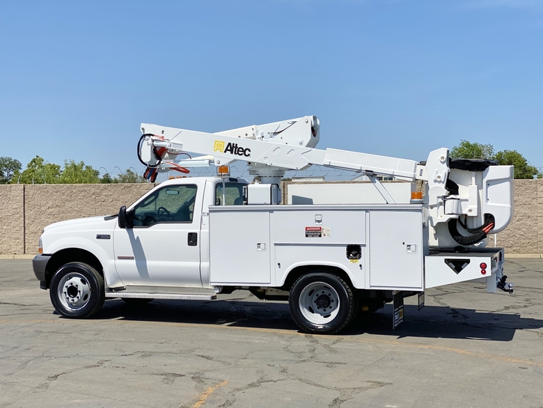 2003 Ford F550 Altec AT37-G 42' Articulated Bucket Truck
