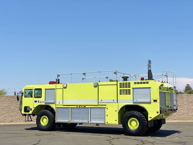 2003 Oshkosh Striker 1500 ARFF Aircraft Rescue
