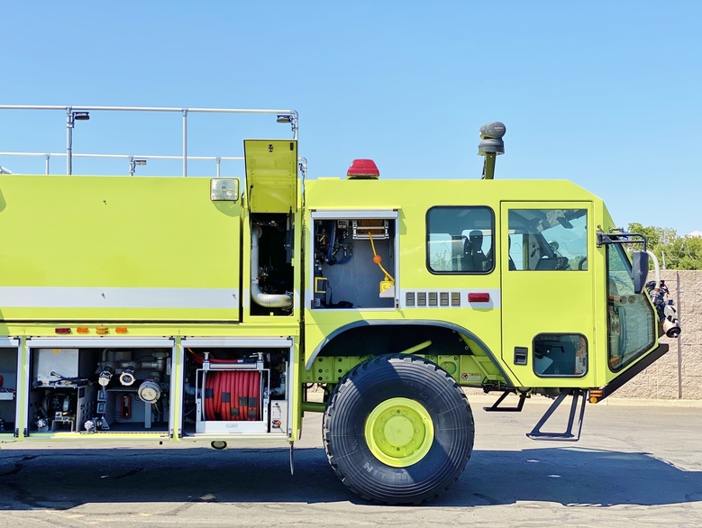 2003 Oshkosh Striker 1500 ARFF Aircraft Rescue
