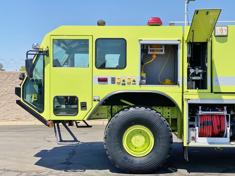 2003 Oshkosh Striker 1500 ARFF Aircraft Rescue