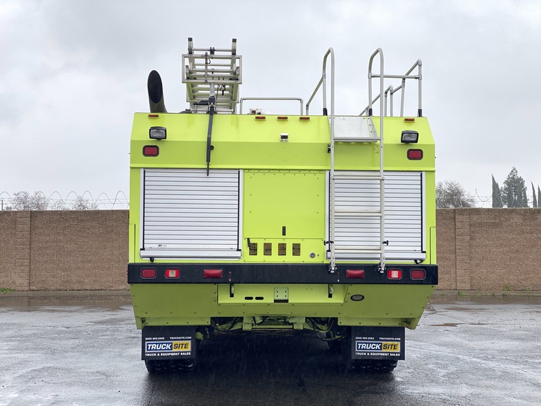 2004 Oshkosh Striker 3000 Aircraft Rescue w/53' Snozzle