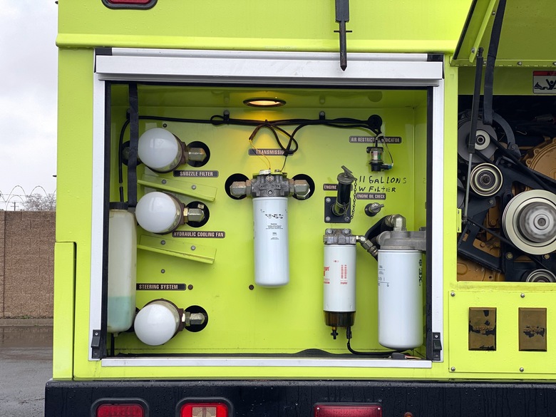 2004 Oshkosh Striker 3000 Aircraft Rescue w/53' Snozzle