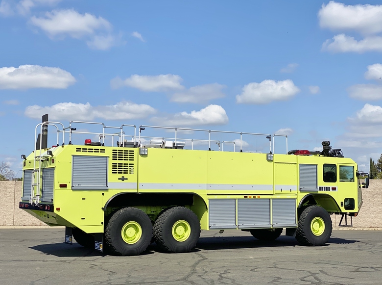 2004 Oshkosh Striker 3000 Aircraft Rescue (ARFF)