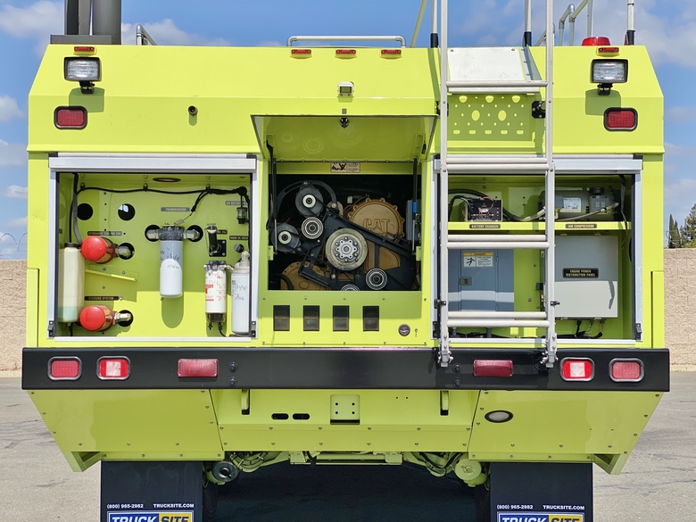 2004 Oshkosh Striker 3000 Aircraft Rescue (ARFF)