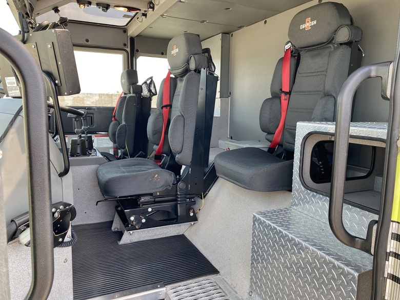2004 Oshkosh Striker 3000 Aircraft Rescue (ARFF)
