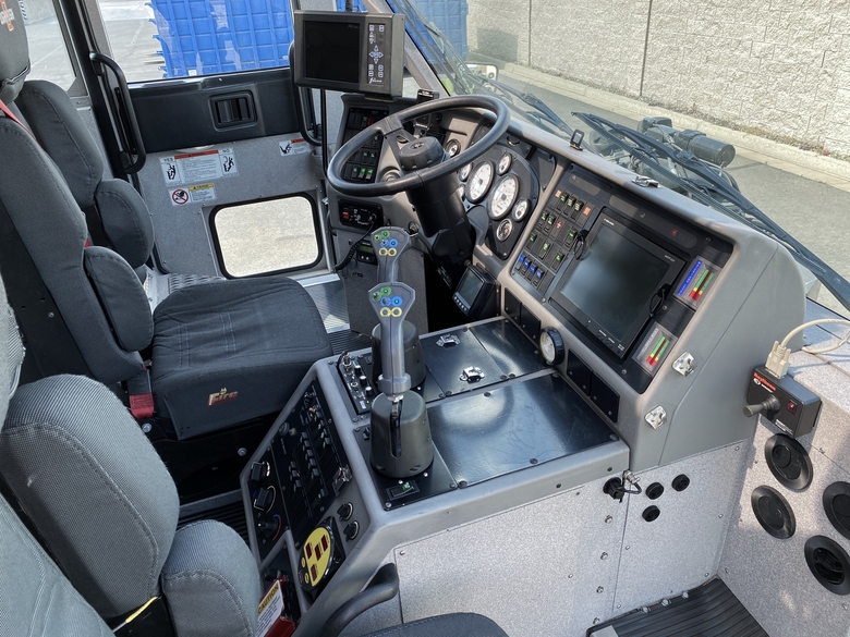 2004 Oshkosh Striker 3000 Aircraft Rescue (ARFF)