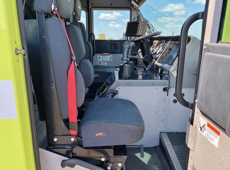 2004 Oshkosh Striker 3000 Aircraft Rescue (ARFF)