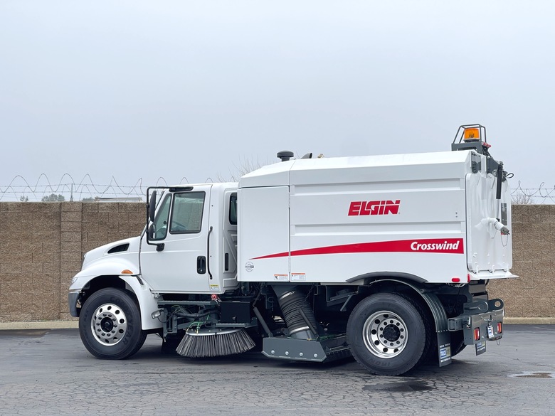 2004 International 4300 Elgin Crosswind Air Street Sweeper