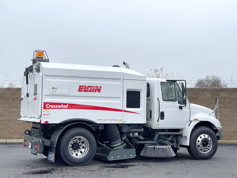 2004 International 4300 Elgin Crosswind Air Street Sweeper