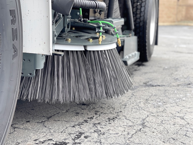 2004 International 4300 Elgin Crosswind Air Street Sweeper